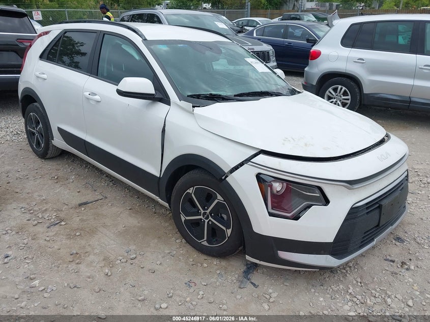 2025 Kia Niro VIN KNDCP3LE9S5231759 IAAI salvage auction — LEFT FRONT, Salvage Title, sold $5,200 on 2026-07-17 (photo 1)