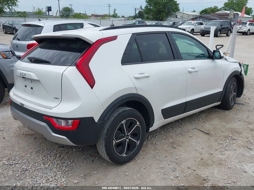 2025 Kia Niro VIN KNDCP3LE9S5231759 IAAI salvage auction — LEFT FRONT, Salvage Title, sold $5,200 on 2026-07-17 (photo 4)