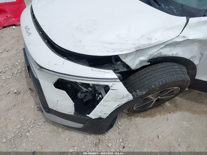 2025 Kia Niro VIN KNDCP3LE9S5231759 IAAI salvage auction — LEFT FRONT, Salvage Title, sold $5,200 on 2026-07-17 (photo 6)