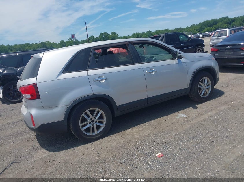 2014 Kia Sorento VIN 5XYKT3A66EG495956 IAAI salvage auction — THEFT, Salvage - Greater Than 75% (Maryland), sold $650 on 2026-07-29 (photo 4)