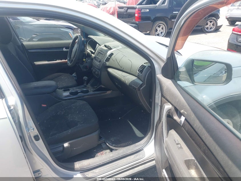 2014 Kia Sorento VIN 5XYKT3A66EG495956 IAAI salvage auction — THEFT, Salvage - Greater Than 75% (Maryland), sold $650 on 2026-07-29 (photo 5)