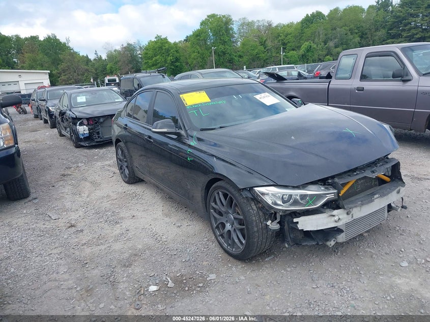 2013 BMW 3er VIN WBA3B9G56DNR89733 IAAI salvage auction — LEFT FRONT, Salvage Title, sold $3,300 on 2026-07-07 (photo 1)