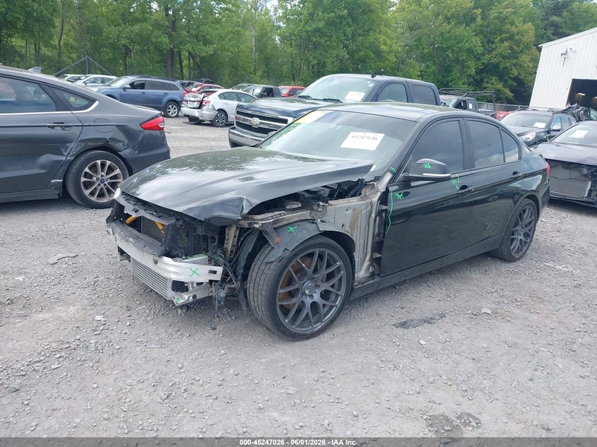 2013 BMW 3er VIN WBA3B9G56DNR89733 IAAI salvage auction — LEFT FRONT, Salvage Title, sold $3,300 on 2026-07-07 (photo 2)