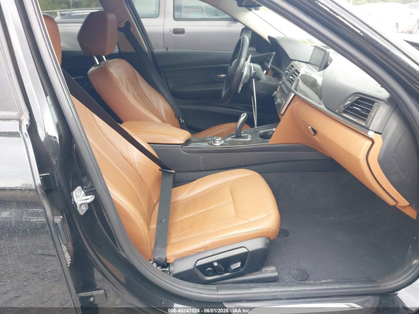 2013 BMW 3er VIN WBA3B9G56DNR89733 IAAI salvage auction — LEFT FRONT, Salvage Title, sold $3,300 on 2026-07-07 (photo 5)
