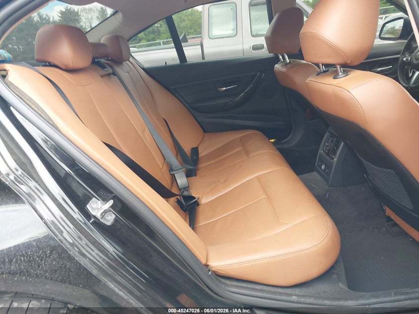 2013 BMW 3er VIN WBA3B9G56DNR89733 IAAI salvage auction — LEFT FRONT, Salvage Title, sold $3,300 on 2026-07-07 (photo 8)