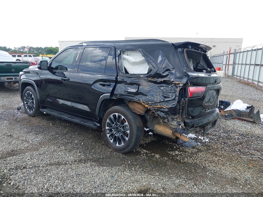 2024 Toyota Sequoia VIN 7SVAAABA8RX036333 IAAI salvage auction — SIDE, Salvage Title, sold $14,200 on 2026-07-30 (photo 3)