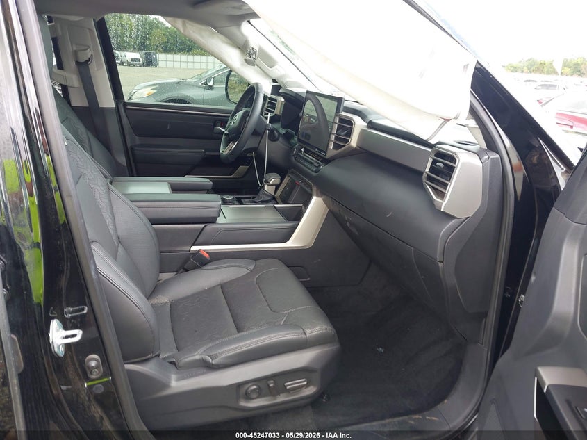 2024 Toyota Sequoia VIN 7SVAAABA8RX036333 IAAI salvage auction — SIDE, Salvage Title, sold $14,200 on 2026-07-30 (photo 5)