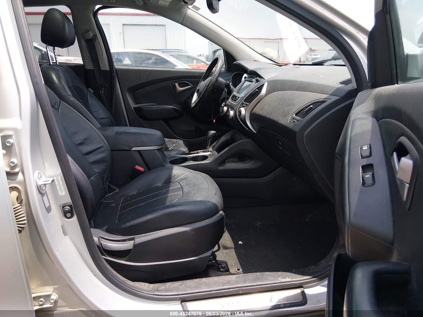 2011 Hyundai Tucson VIN KM8JUCAC4BU228416 IAAI salvage auction — LEFT SIDE, Clear (Oklahoma), sold $2,000 on 2026-08-01 (photo 5)