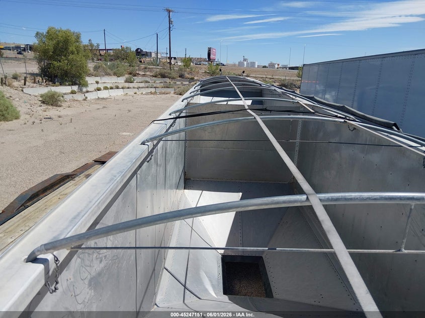 2020 Timpte Grain trailer VIN 1TDH42223LB167219 IAAI salvage auction — SIDE, Salvage (New Mexico), sold $500 on 2026-07-15 (photo 5)