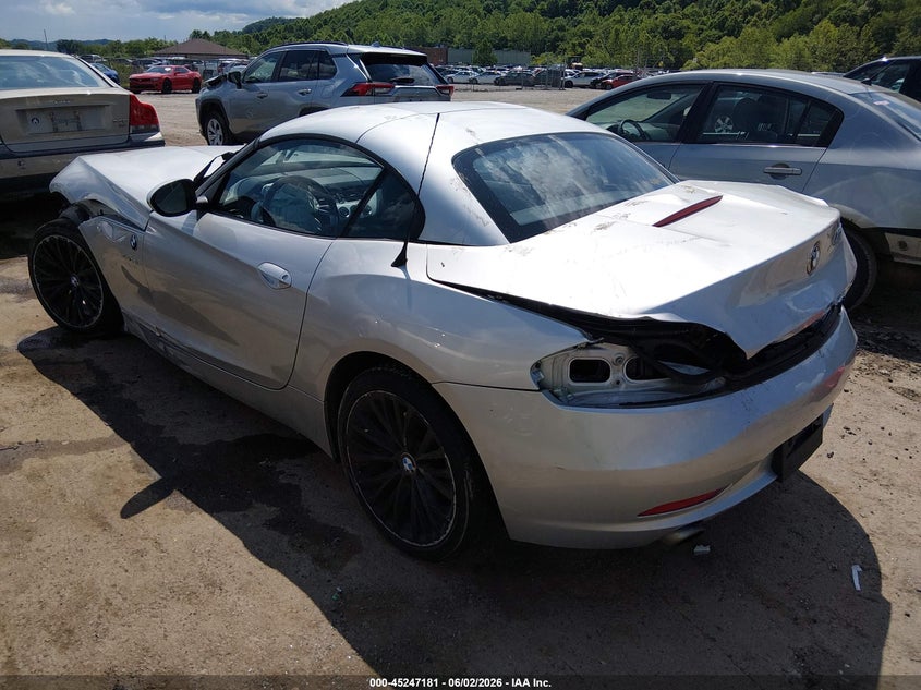 2009 BMW Z4 VIN WBALM73599E165141 IAAI salvage auction — FRONT & REAR, Salvage (West Virginia), sold $1,100 on 2026-07-23 (photo 3)
