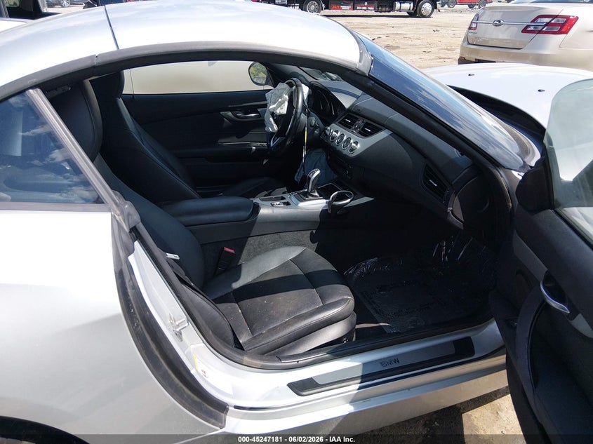 2009 BMW Z4 VIN WBALM73599E165141 IAAI salvage auction — FRONT & REAR, Salvage (West Virginia), sold $1,100 on 2026-07-23 (photo 5)