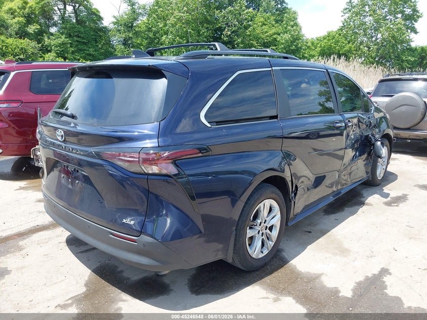2025 Toyota Sienna VIN 5TDJSKFC3SS155153 IAAI salvage auction — RIGHT SIDE, Salvage Title, sold $19,200 on 2026-07-23 (photo 4)