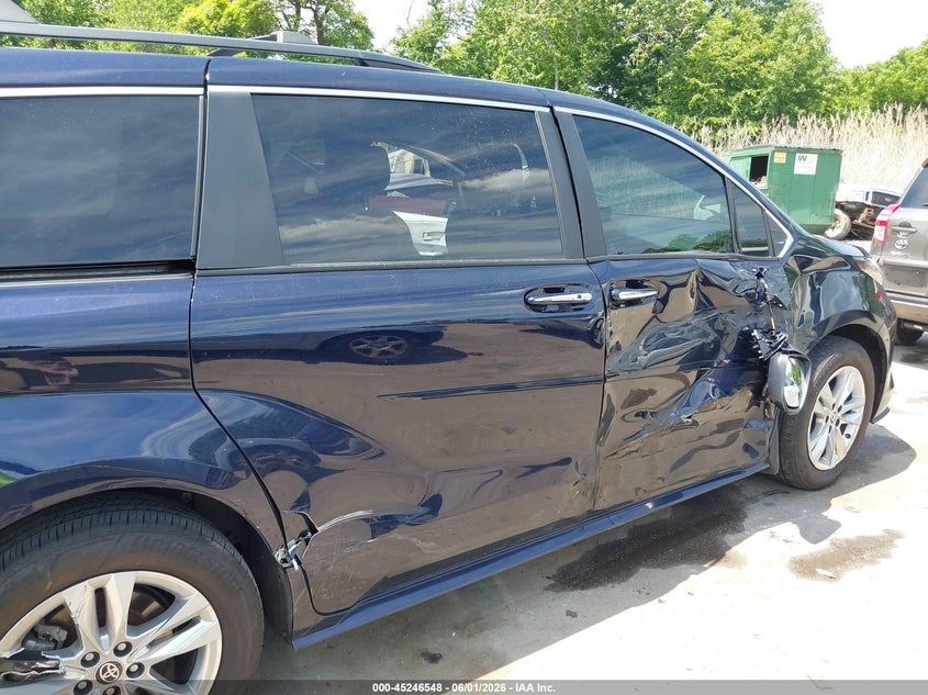 2025 Toyota Sienna VIN 5TDJSKFC3SS155153 IAAI salvage auction — RIGHT SIDE, Salvage Title, sold $19,200 on 2026-07-23 (photo 6)