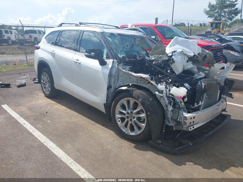 2023 Toyota Highlander VIN 5TDKDRAH7PS009176 IAAI salvage auction — FRONT END, Salvage Title, sold $8,550 on 2026-07-09 (photo 1)