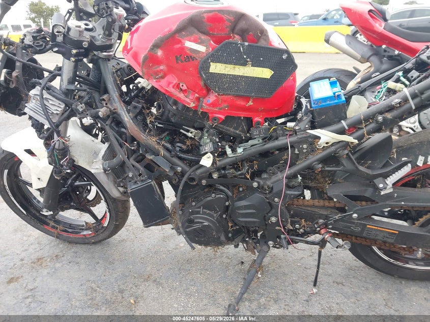 2021 Kawasaki Ex VIN JKAEXKG11MDAA1094 IAAI salvage auction — FRONT & REAR, Salvage Title, sold $350 on 2026-07-09 (photo 9)