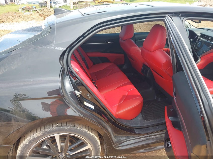 2018 Toyota Camry VIN 4T1BZ1HK8JU010694 IAAI salvage auction — HAIL, Salvage Title, sold $9,000 on 2026-08-03 (photo 8)