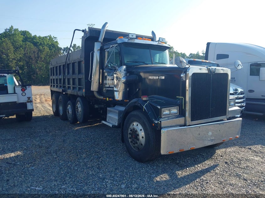 1996 Western star/auto car Conventional VIN 2WKPDCXH8TK941958 IAAI salvage auction — Unknown, Salvage (North Carolina), sold $13,600 on 2026-08-19 (photo 1)