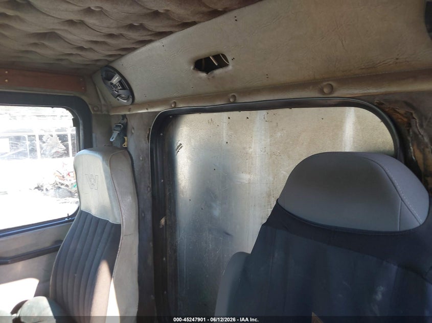 1996 Western star/auto car Conventional VIN 2WKPDCXH8TK941958 IAAI salvage auction — Unknown, Salvage (North Carolina), sold $13,600 on 2026-08-19 (photo 6)