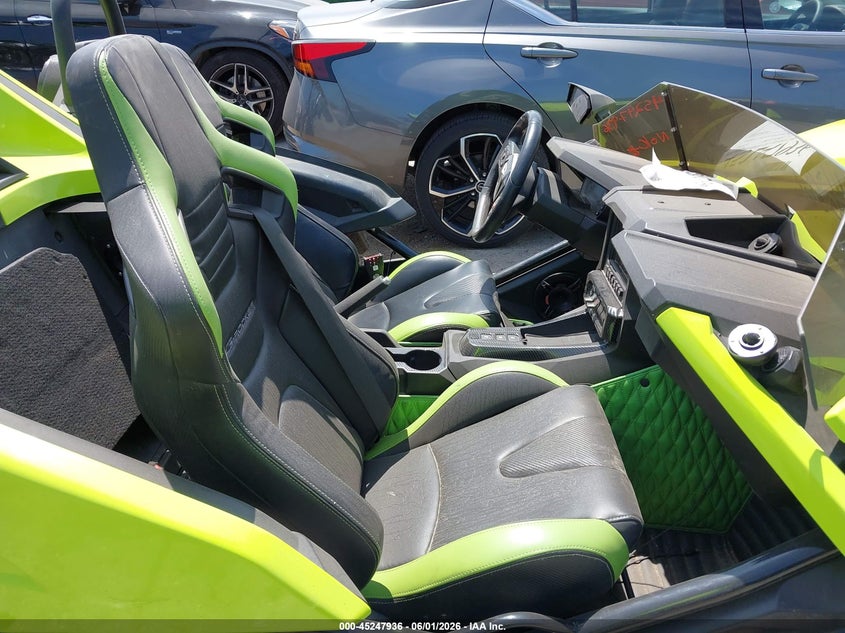 2023 Polaris Slingshot VIN 57XAAPHD2P8156268 IAAI salvage auction — ALL OVER, Salvage (Michigan), sold $8,150 on 2026-07-15 (photo 5)