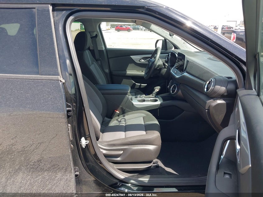 2025 Chevrolet Blazer VIN 3GNKBCR48SS160382 IAAI salvage auction — HAIL, Salvage Title, sold $14,250 on 2026-08-19 (photo 5)