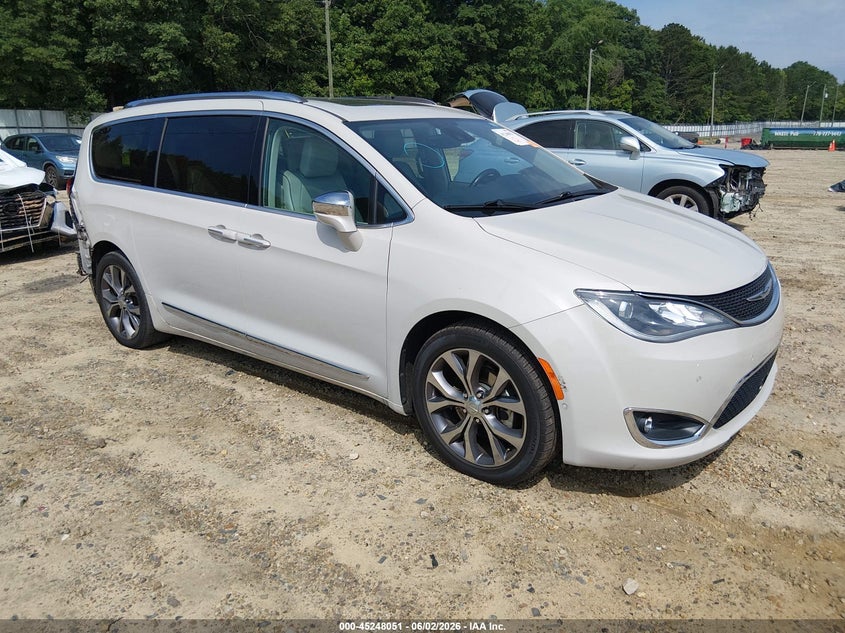 2017 Chrysler Pacifica VIN 2C4RC1GG5HR553798 IAAI salvage auction — REAR END, Salvage Title, sold $2,850 on 2026-07-11 (photo 1)