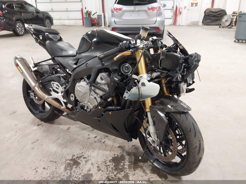 2016 BMW S 1000 VIN WB10D2109GZ354584 IAAI salvage auction — FRONT END, Salvage Title, sold $3,800 on 2026-07-07 (photo 1)