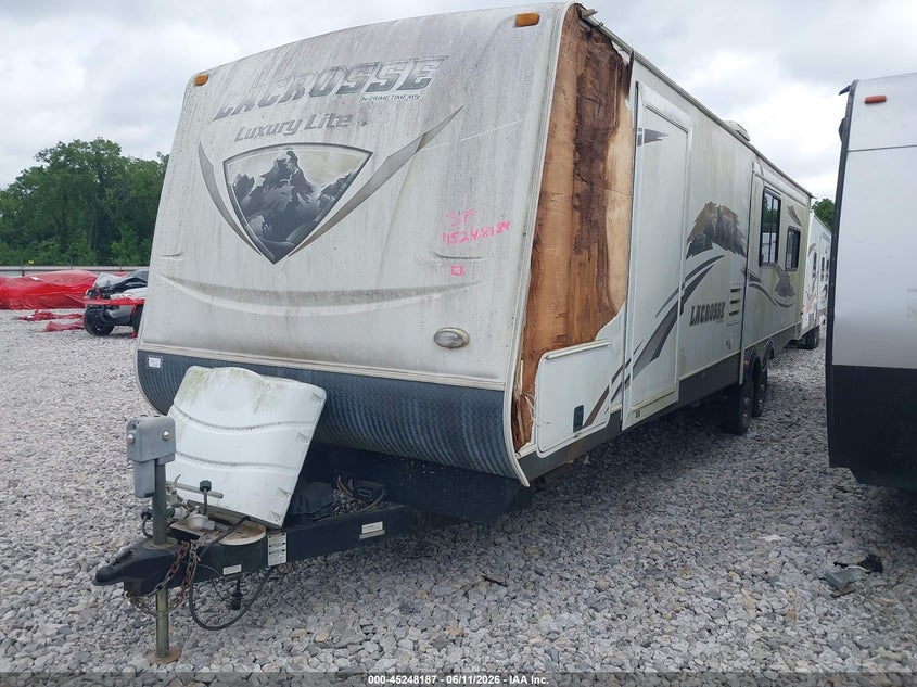 2013 Forest river Lacrosse VIN 5ZT2LCWF7DB002866 IAAI salvage auction — Unknown, Clear (Oklahoma), sold $625 on 2026-07-28 (photo 2)
