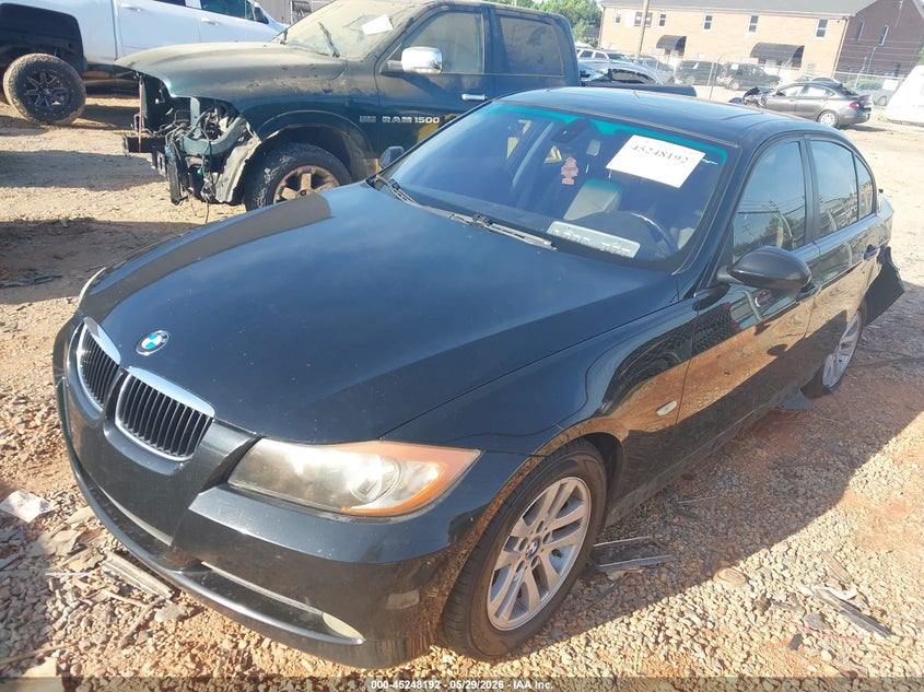 2007 BMW 3er VIN WBAVA33527KX81868 IAAI salvage auction — REAR END, Salvage (North Carolina), sold $250 on 2026-07-06 (photo 2)