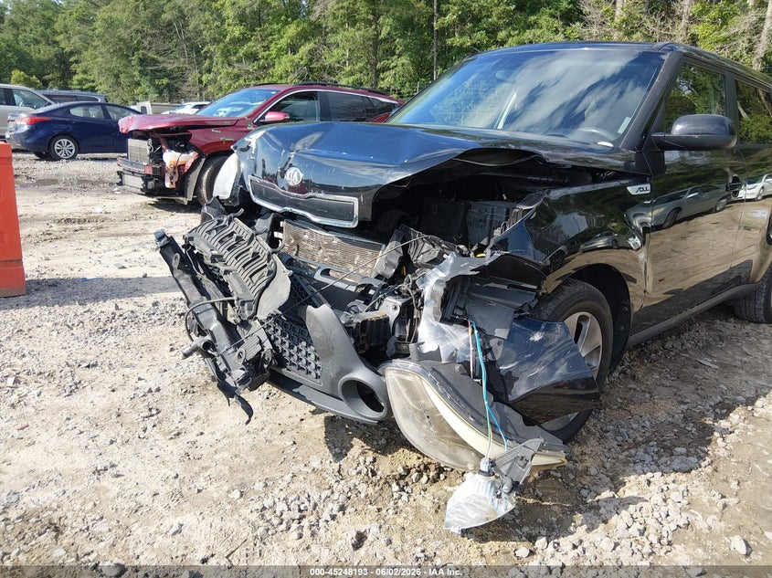 2015 Kia Soul VIN KNDJN2A28F7218964 IAAI salvage auction — LEFT FRONT, Salvage Title, sold $575 on 2026-07-14 (photo 6)
