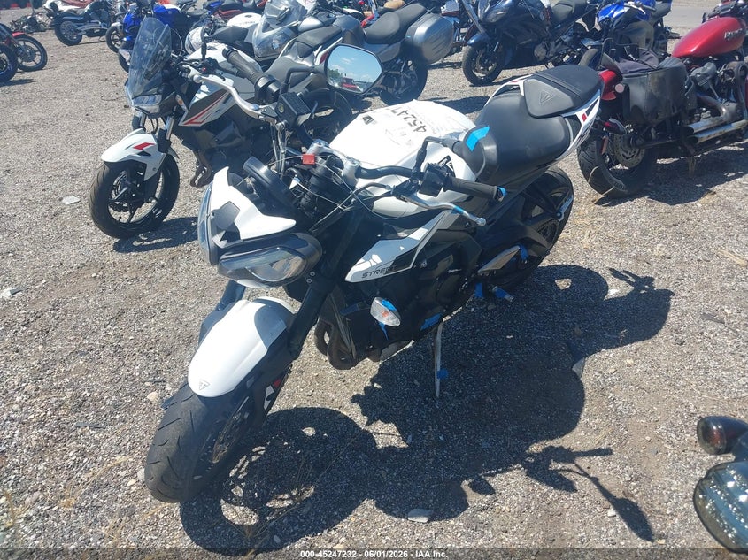 2024 Triumph motorcycle Street VIN SMTA604S1RTBM2419 IAAI salvage auction — SIDE, Salvage (Utah), sold $3,700 on 2026-07-15 (photo 2)