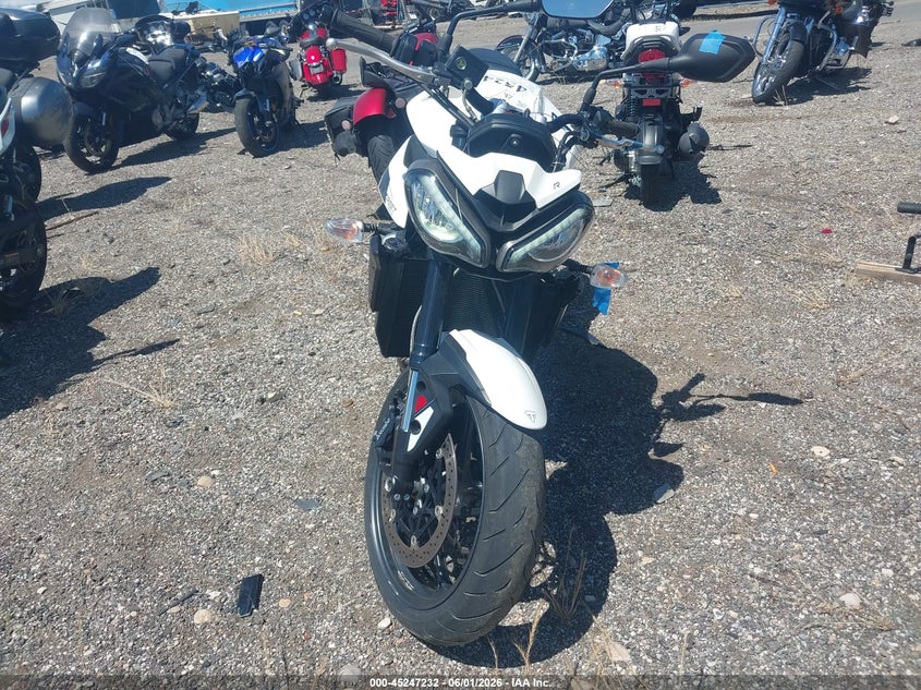 2024 Triumph motorcycle Street VIN SMTA604S1RTBM2419 IAAI salvage auction — SIDE, Salvage (Utah), sold $3,700 on 2026-07-15 (photo 5)