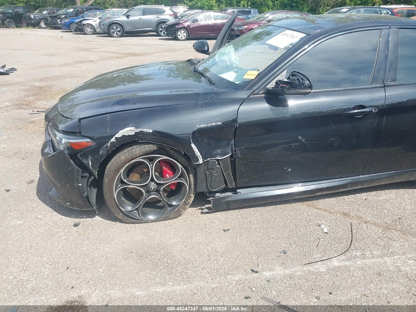 2022 Alfa romeo Giulia VIN ZARFANBN0N7665322 IAAI salvage auction — SIDE, Salvage Title, sold $4,450 on 2026-08-07 (photo 6)