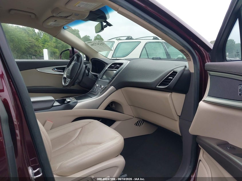 2020 Lincoln Nautilus VIN 2LMPJ6J93LBL13333 IAAI salvage auction — REAR END, Salvage (North Carolina), sold $10,750 on 2026-07-16 (photo 5)