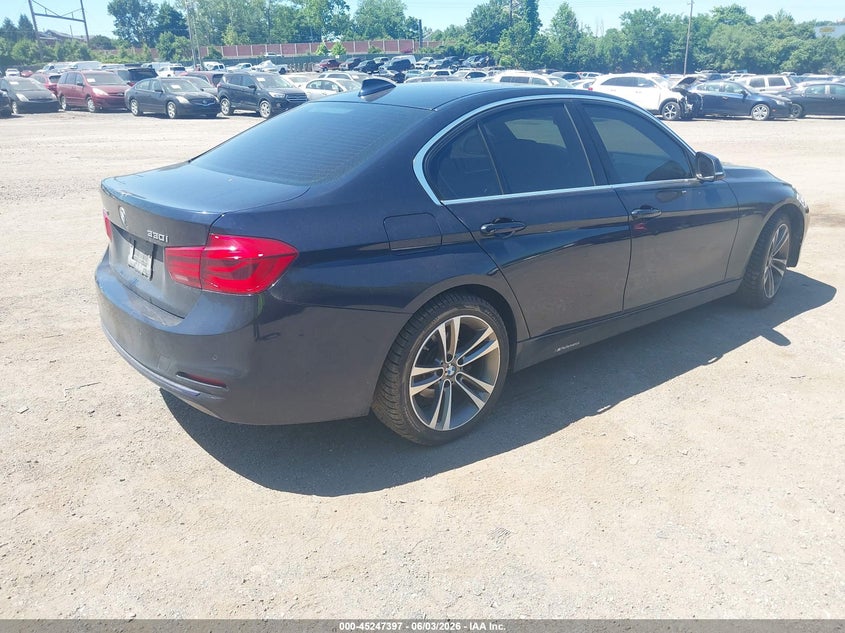 2017 BMW 3er VIN WBA8D9C38HA011946 IAAI salvage auction — LEFT FRONT, Salvage Title, sold $1,575 on 2026-07-17 (photo 4)