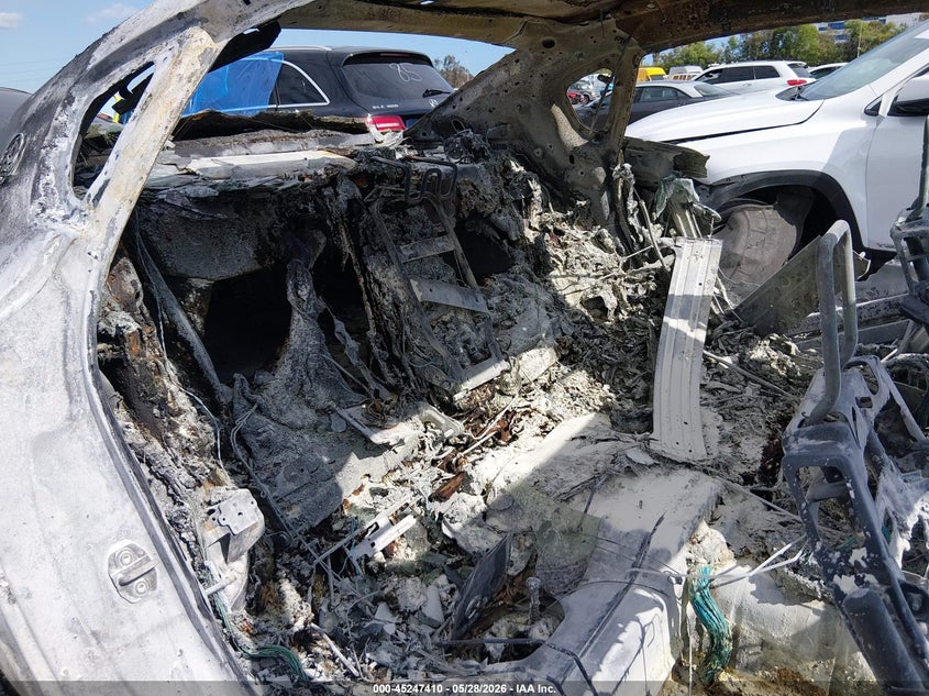 2018 Maserati Granturismo VIN ZAM56YRA6J1270971 IAAI salvage auction — Burn Interior, Non-Repairable (California), sold $450 on 2026-07-16 (photo 8)
