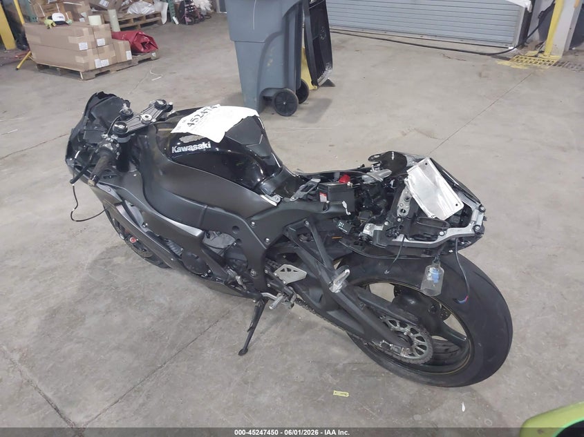 2023 Kawasaki Zx VIN JKBZXVM12PA004516 IAAI salvage auction — LEFT & RIGHT, Salvage Title, sold $3,700 on 2026-07-10 (photo 3)