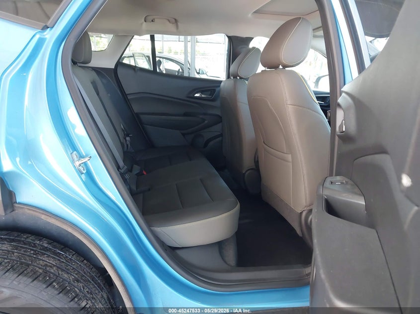 2025 Chevrolet Trax VIN KL77LKEP3SC050199 IAAI salvage auction — RIGHT FRONT, Salvage Title, sold $7,300 on 2026-07-27 (photo 7)