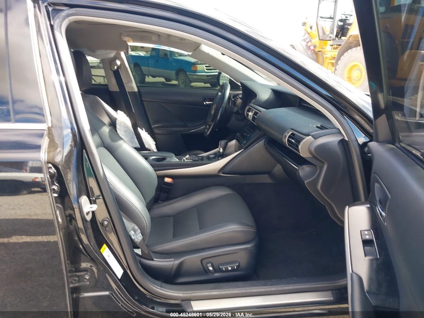 2014 Lexus Is VIN JTHBF1D27E5008727 IAAI salvage auction — LEFT SIDE, Salvage Title, sold $3,550 on 2026-07-09 (photo 5)