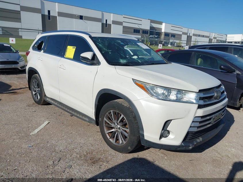 2018 Toyota Highlander VIN 5TDKZRFHXJS545363 — IAAI salvage auction photo