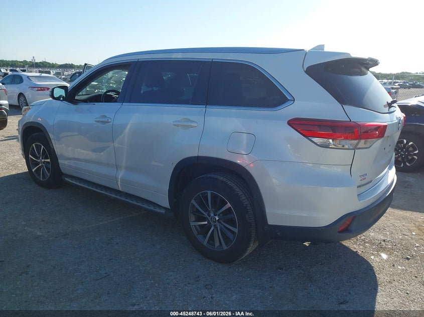 2018 Toyota Highlander VIN 5TDKZRFHXJS545363 IAAI salvage auction — HAIL, Original (Texas), sold $13,450 on 2026-08-25 (photo 3)