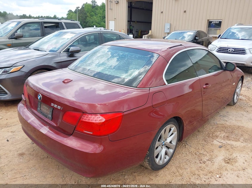 2011 BMW 3er VIN WBADW7C53BE443763 IAAI salvage auction — LEFT SIDE, Salvage (North Carolina), sold $625 on 2026-07-27 (photo 4)