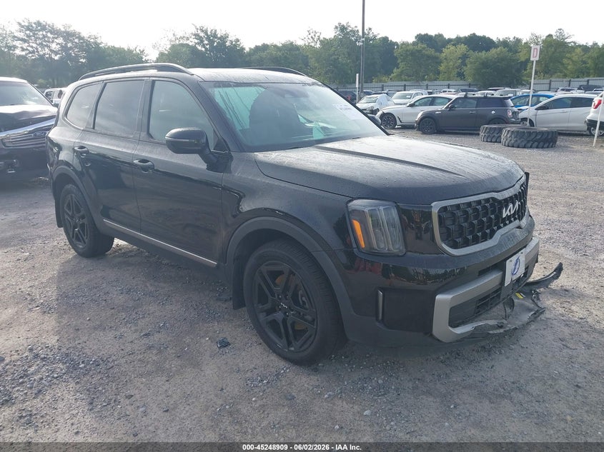 2023 Kia Telluride VIN 5XYP3DGC8PG330700 IAAI salvage auction — LEFT FRONT, Salvage Title, sold $7,800 on 2026-07-09 (photo 1)