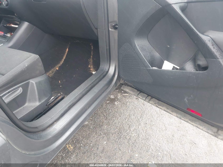 2015 Volkswagen Tiguan VIN WVGAV7AX0FW597288 IAAI salvage auction — LEFT FRONT, Salvage (Massachusetts), sold $425 on 2026-07-24 (photo 5)