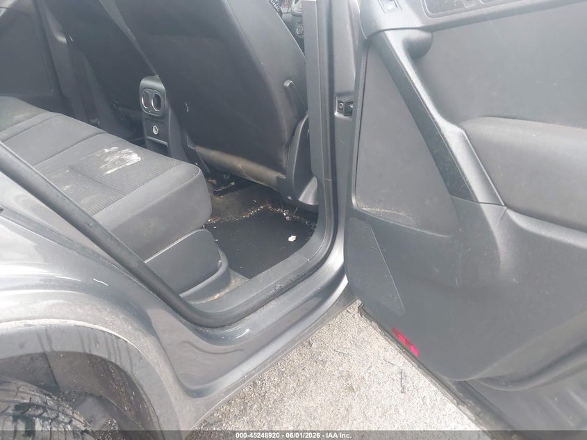 2015 Volkswagen Tiguan VIN WVGAV7AX0FW597288 IAAI salvage auction — LEFT FRONT, Salvage (Massachusetts), sold $425 on 2026-07-24 (photo 8)
