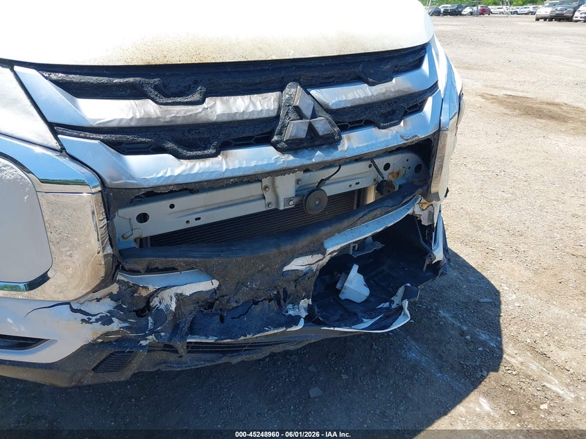 2020 Mitsubishi VIN JA4AP4AU0LU023990 IAAI salvage auction — FRONT END, Salvage Title, sold $3,650 on 2026-07-10 (photo 6)