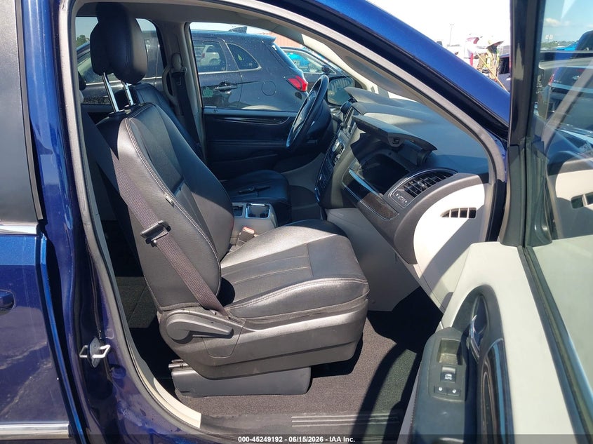 2014 Chrysler Town & country VIN 2C4RC1BG4ER398244 IAAI salvage auction — LEFT FRONT, Salvage Title, sold $1,600 on 2026-08-22 (photo 5)