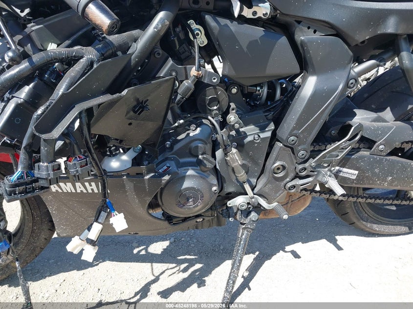 2026 Yama Yzf-r7 VIN JYARM60Y5TA000302 IAAI salvage auction — FRONT & REAR, Salvage (California), sold $1,150 on 2026-07-08 (photo 9)