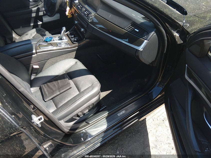 2012 BMW 5er VIN WBAXG5C53CDX03536 IAAI salvage auction — WATER/FLOOD, Salvage (Rhode Island), sold $375 on 2026-08-04 (photo 5)