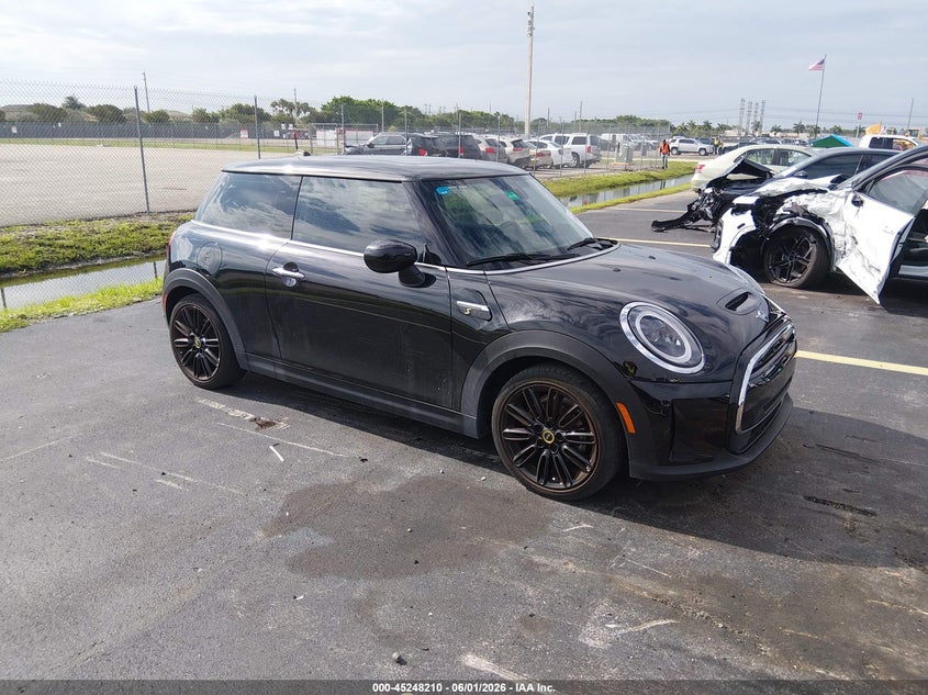 2024 Mini Hard top VIN WMW13DJ0XR2V85377 IAAI salvage auction — LEFT SIDE, Salvage Title, sold $6,800 on 2026-07-23 (photo 1)
