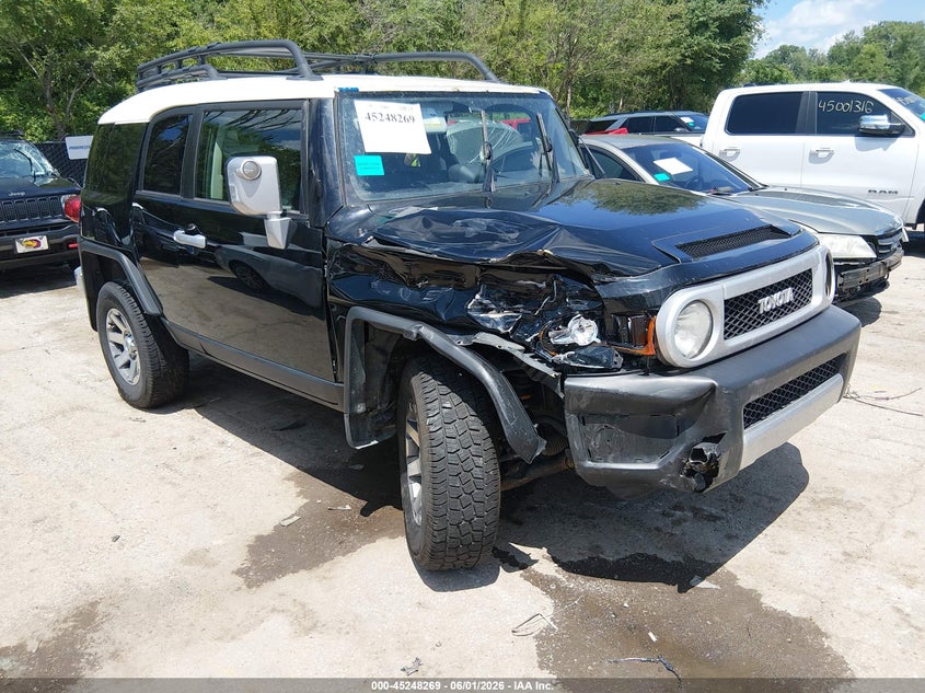 2014 Toyota Fj cruiser VIN JTEBU4BF4EK208332 IAAI salvage auction — RIGHT FRONT, Salvage Title, sold $8,900 on 2026-07-05 (photo 1)